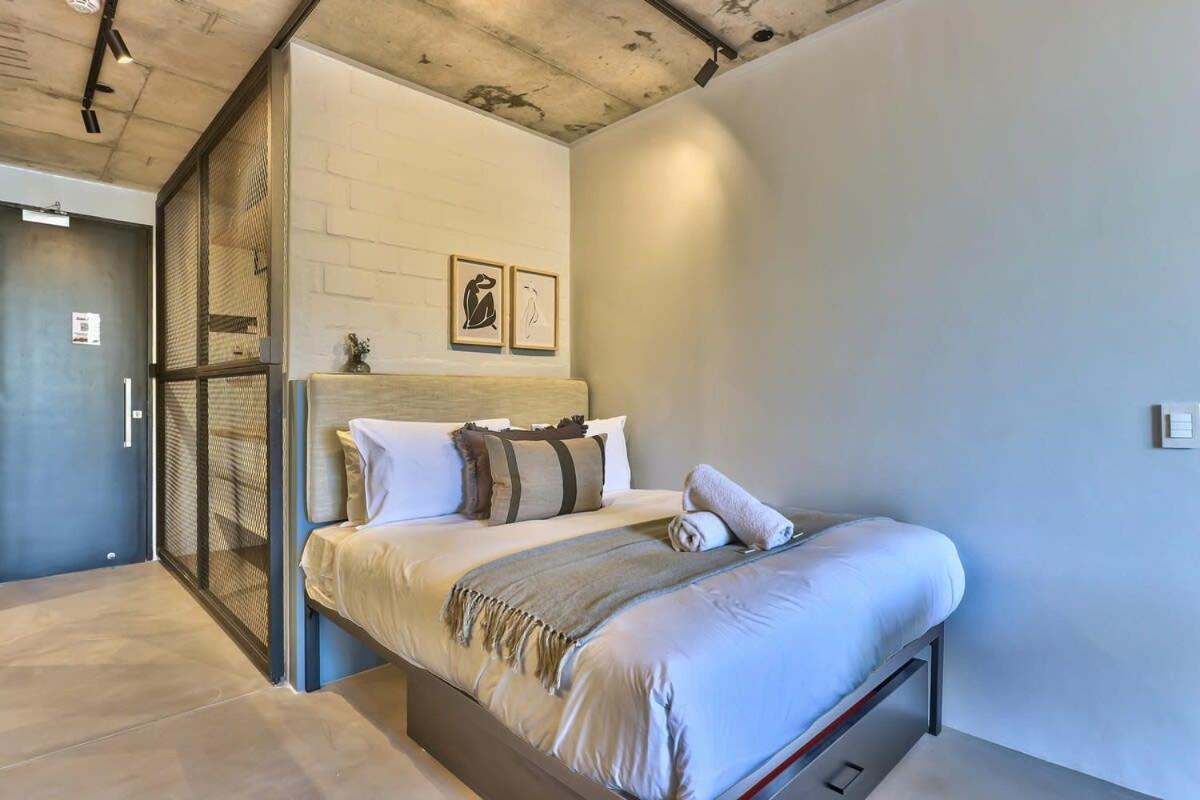 Apartment Remote Workers Work From Luxury! Secure, Wifi Cape Town